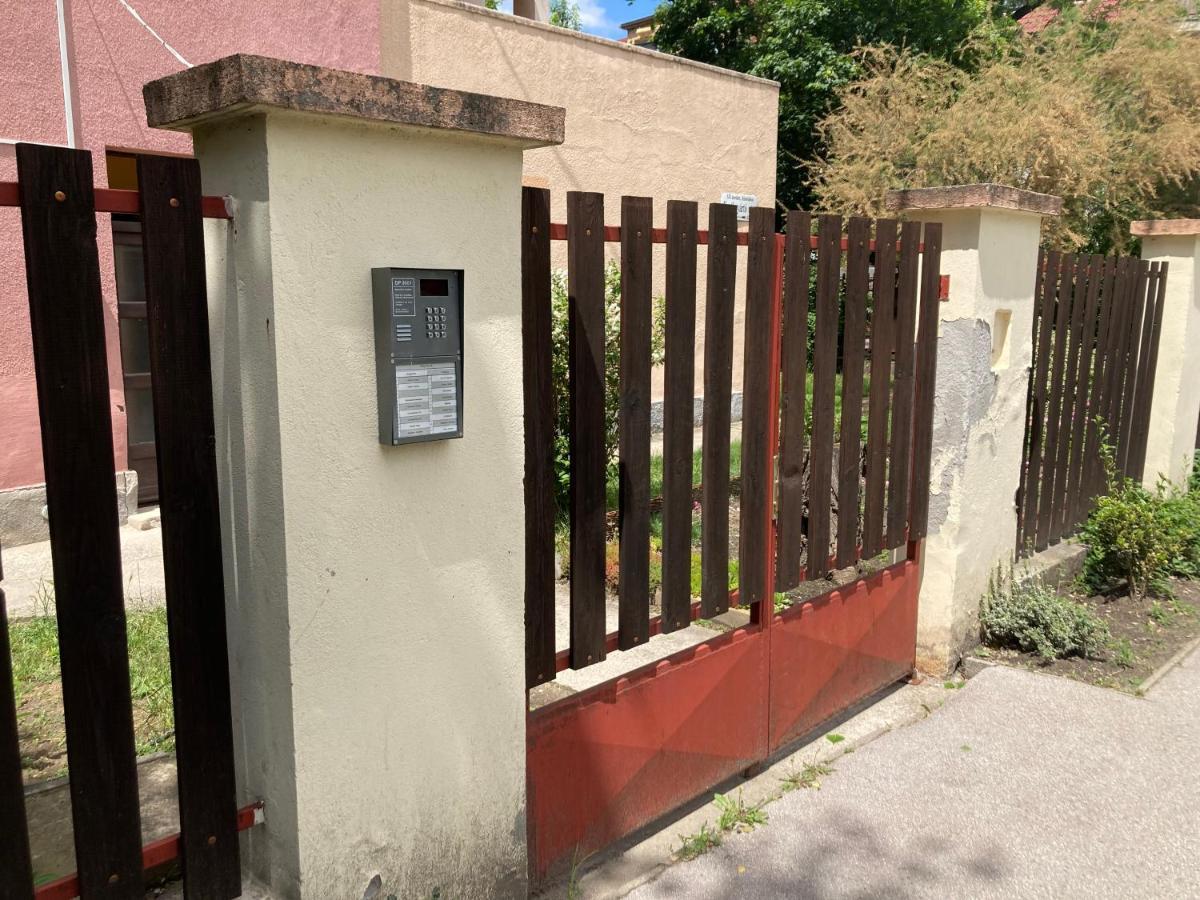 Roland Apartmant Zuglo Budapesta Exterior foto